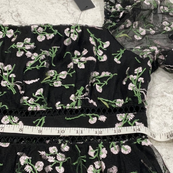 🆕 Lulus Radiant love black floral embroidered short sleeve skater dress size M - Picture 9 of 13